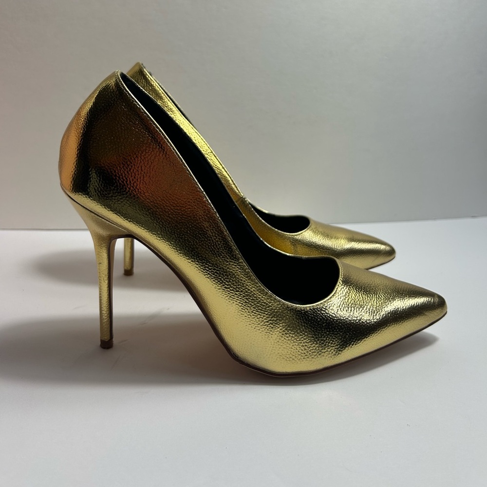 Liliana Gianni-1B Metallic Gold Pointed-Toe Pumps – Size 8